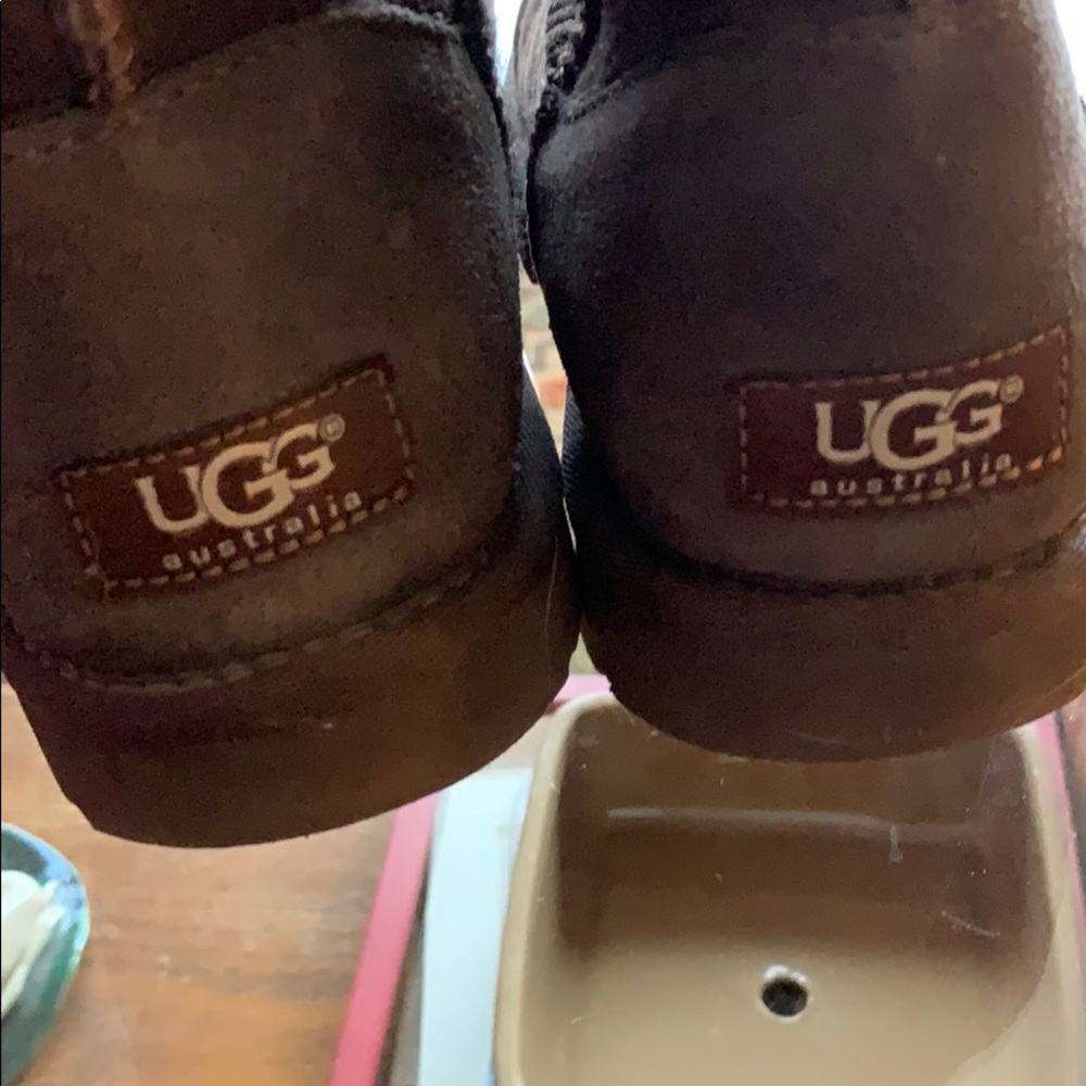 uggs - Picture 2 of 4